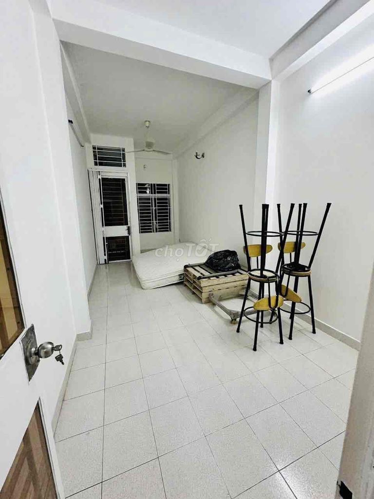 Trần Bình Trọng District 545 m2 3 floors, 3 bedroom 3-15 million.