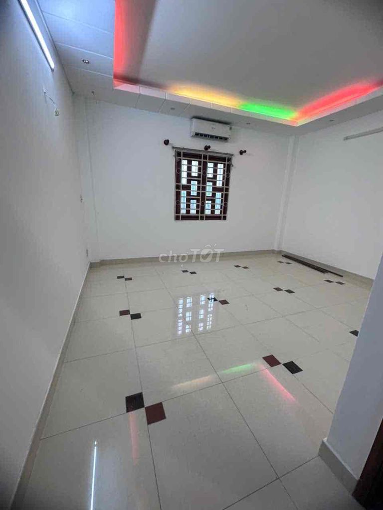 Khu ao sen nice rent. The Fireman. BINN.