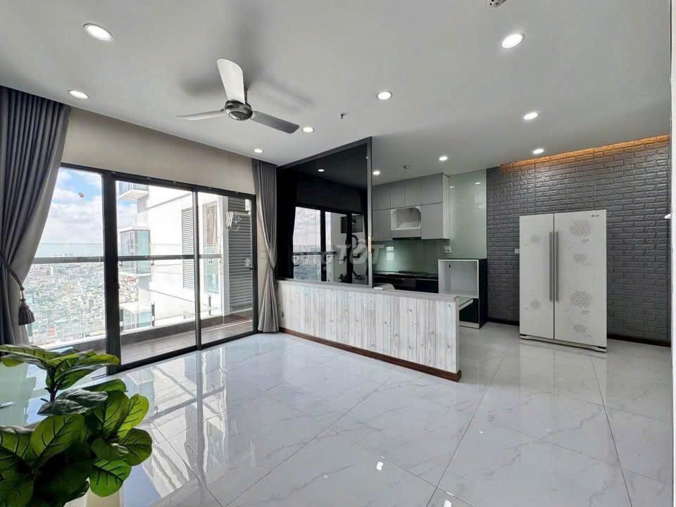 Jason- 102 m.2, 3 bedrooms, Full interior, 11 and a half million a second take-out.