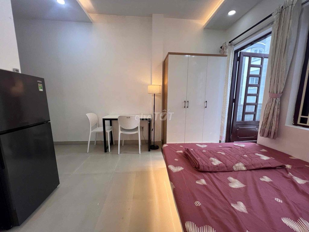 Rent the Guardian Full Seven, the balcony, the private washing machine