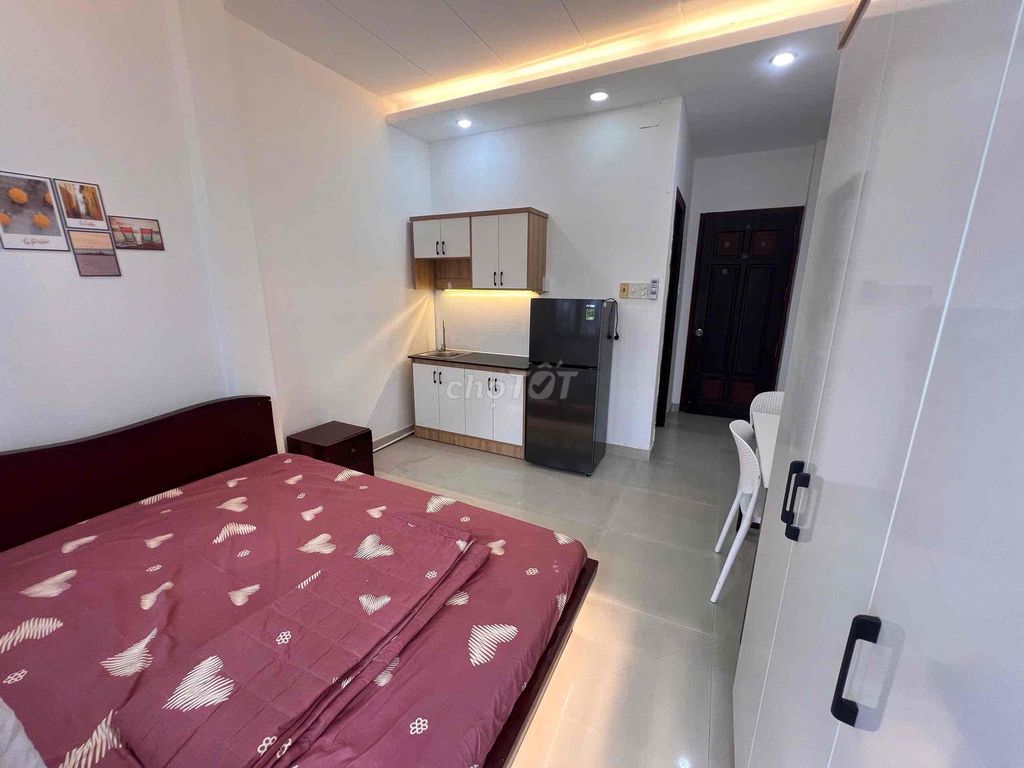 Rent the Guardian Full Seven, the balcony, the private washing machine
