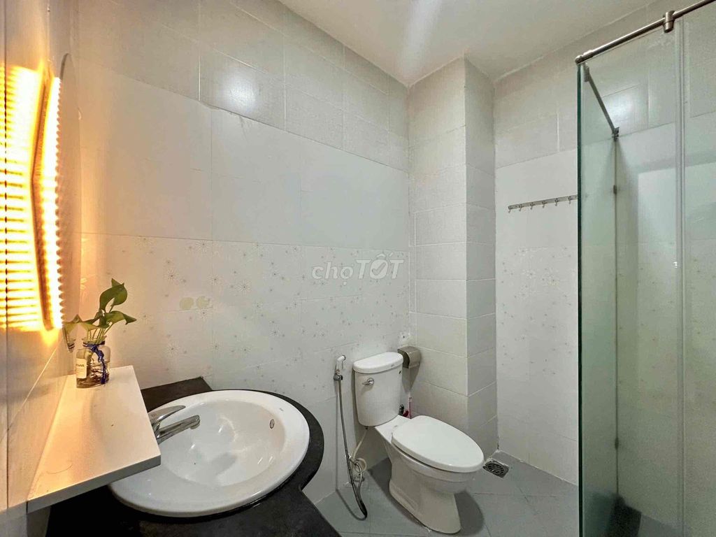 Rent a studio. A open balcony bedroom right near the independent compound.