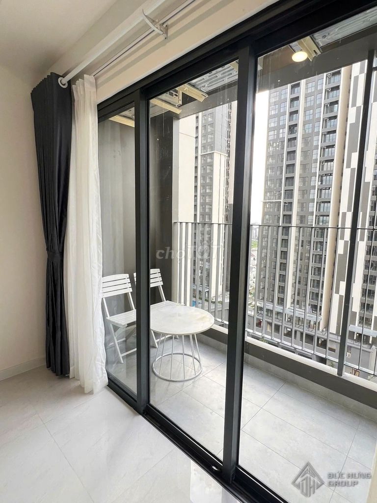 Rent one bedroom / two bedrooms / three Victoria Village bedrooms - from 12 million-points!