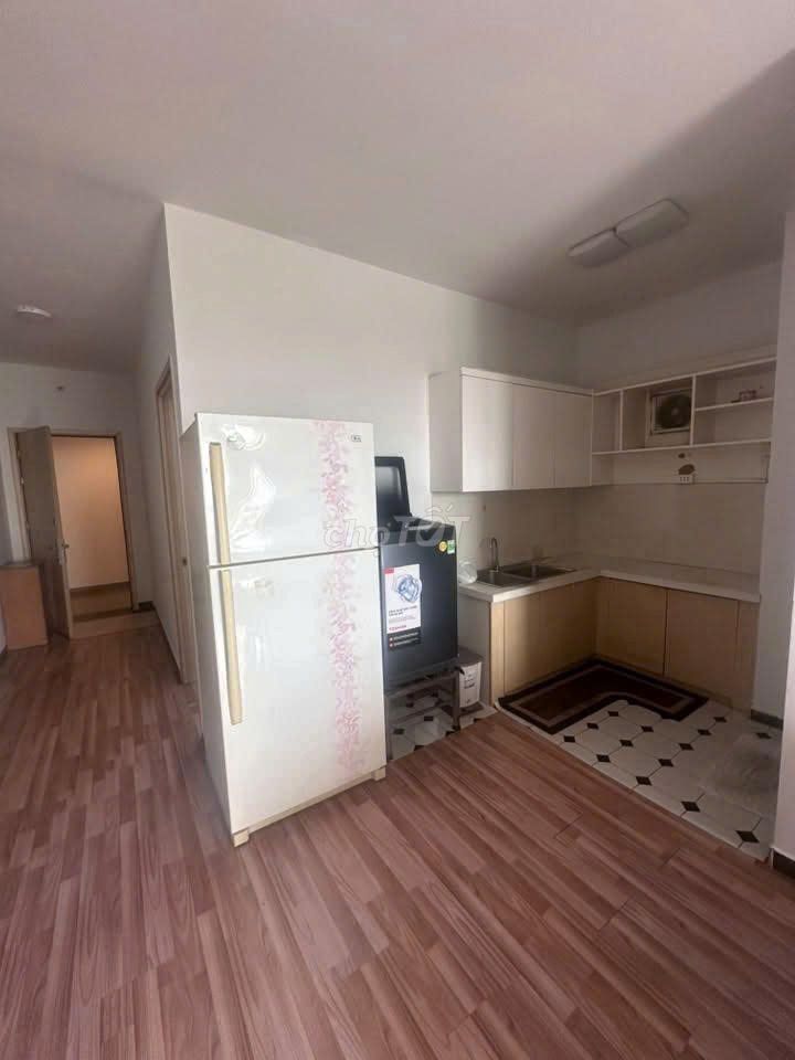 Rent the new House of Gold, one room with interiors.