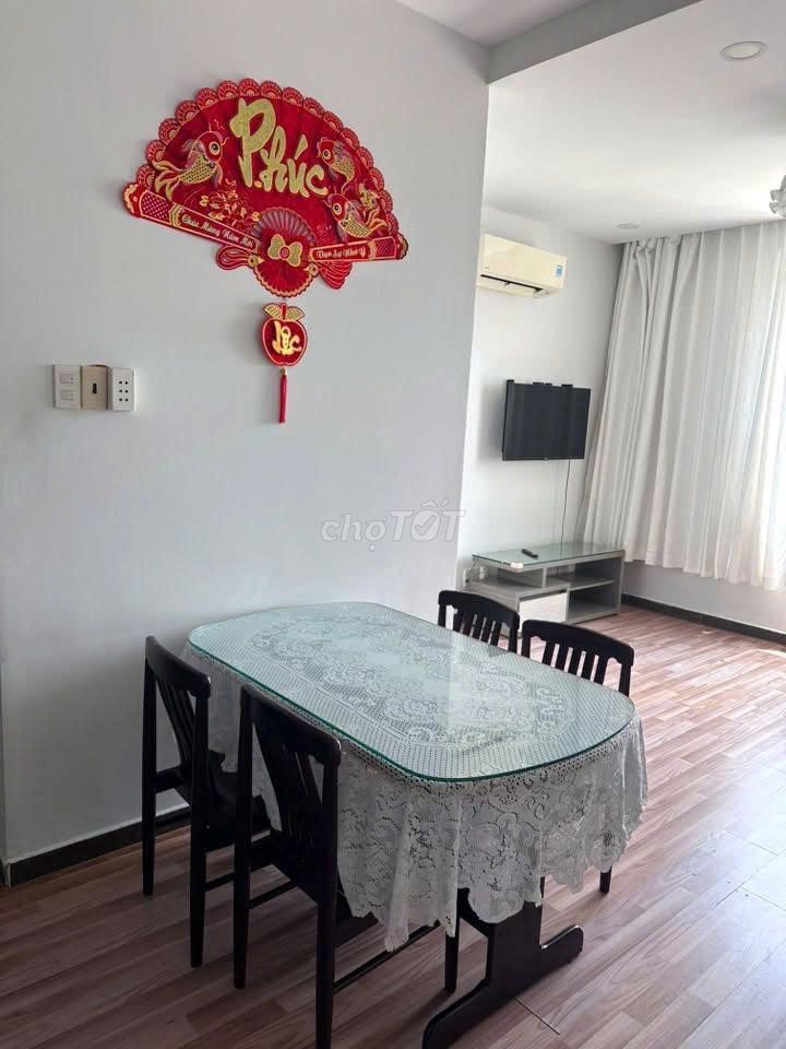 Rent the new House of Gold, one room with interiors.