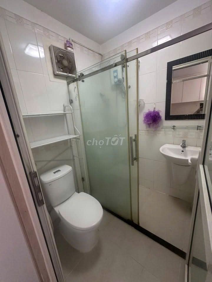 Rent the new House of Gold, one room with interiors.