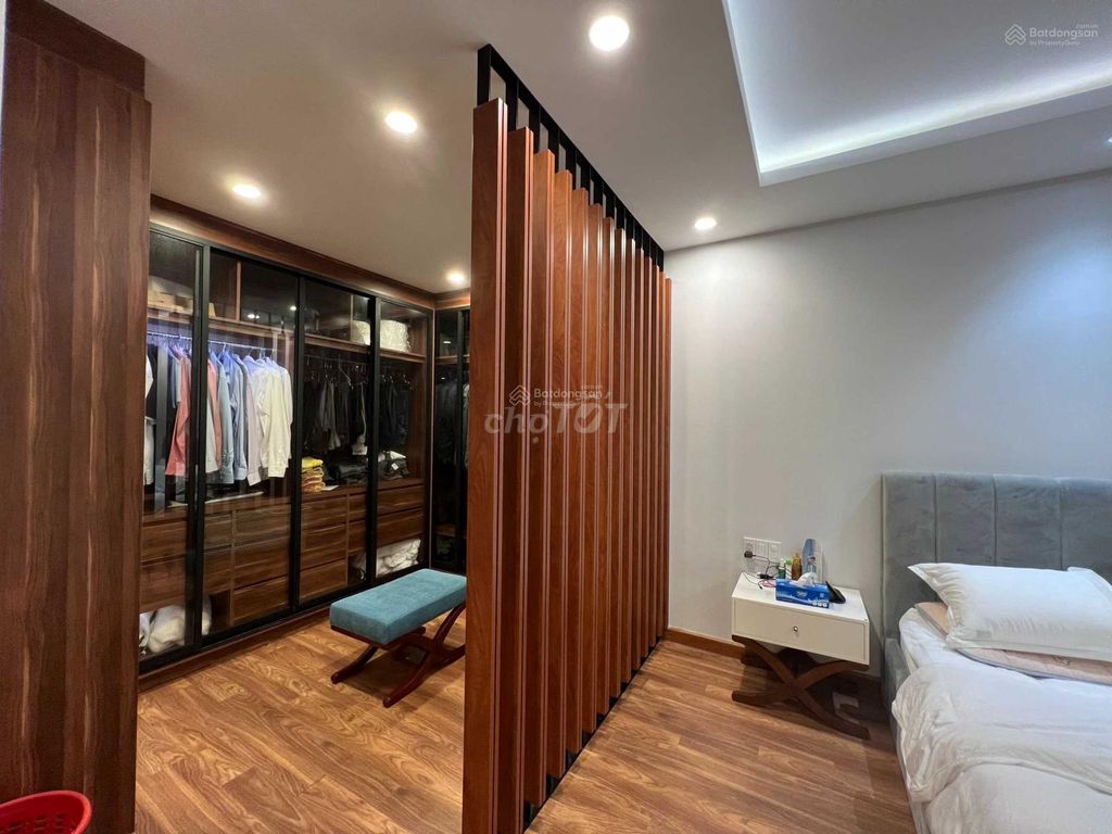 Need to rent a Xi Grand Court apartment, area: 100 meters two, three bedrooms, new home.