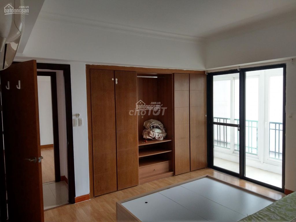 Rent apartment 3 bedrooms at 120 meters and 20 million and 150 meters of 25 million.