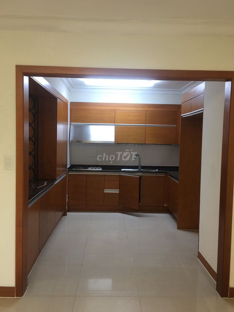 Rent apartment 3 bedrooms at 120 meters and 20 million and 150 meters of 25 million.