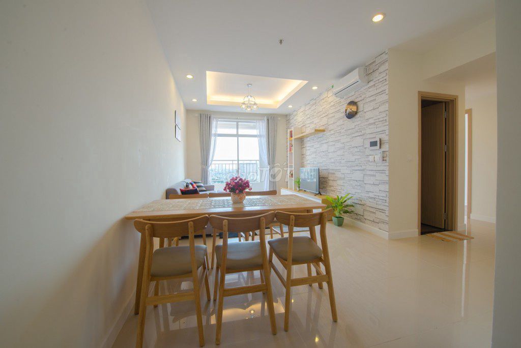 Rents Hùng Vương Plaza high-class apartment district 5 – 130 M2 (3 bedroom - 2 toilets)
