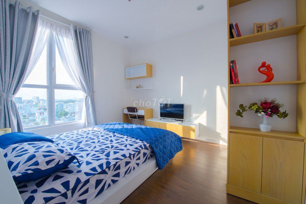 Rents Hùng Vương Plaza high-class apartment district 5 – 130 M2 (3 bedroom - 2 toilets)
