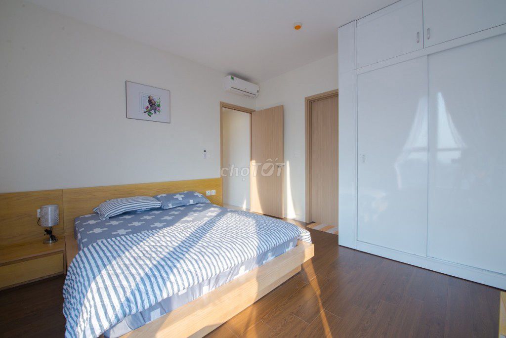 Rents Hùng Vương Plaza high-class apartment district 5 – 130 M2 (3 bedroom - 2 toilets)