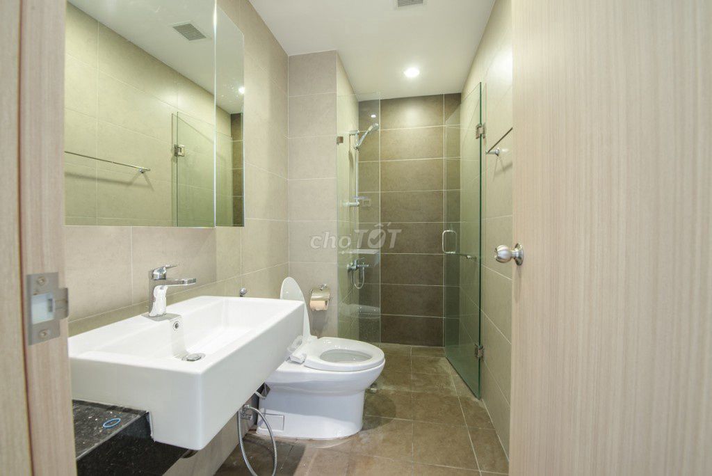 Rents Hùng Vương Plaza high-class apartment district 5 – 130 M2 (3 bedroom - 2 toilets)