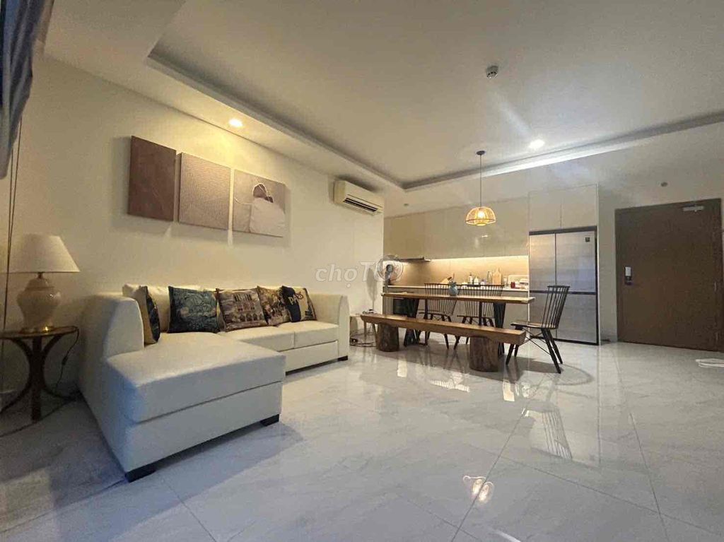 Renting Sunrise CityView District 7h: