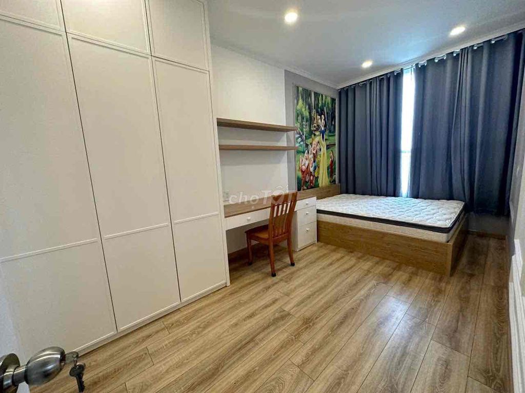 High school apartment 3 bedroom with a car coming out next to airport park.