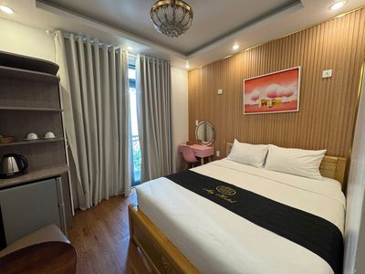 Rent the new Hotel 99 percent into Kwenthrith immediately.