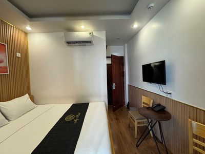 Rent the new Hotel 99 percent into Kwenthrith immediately.
