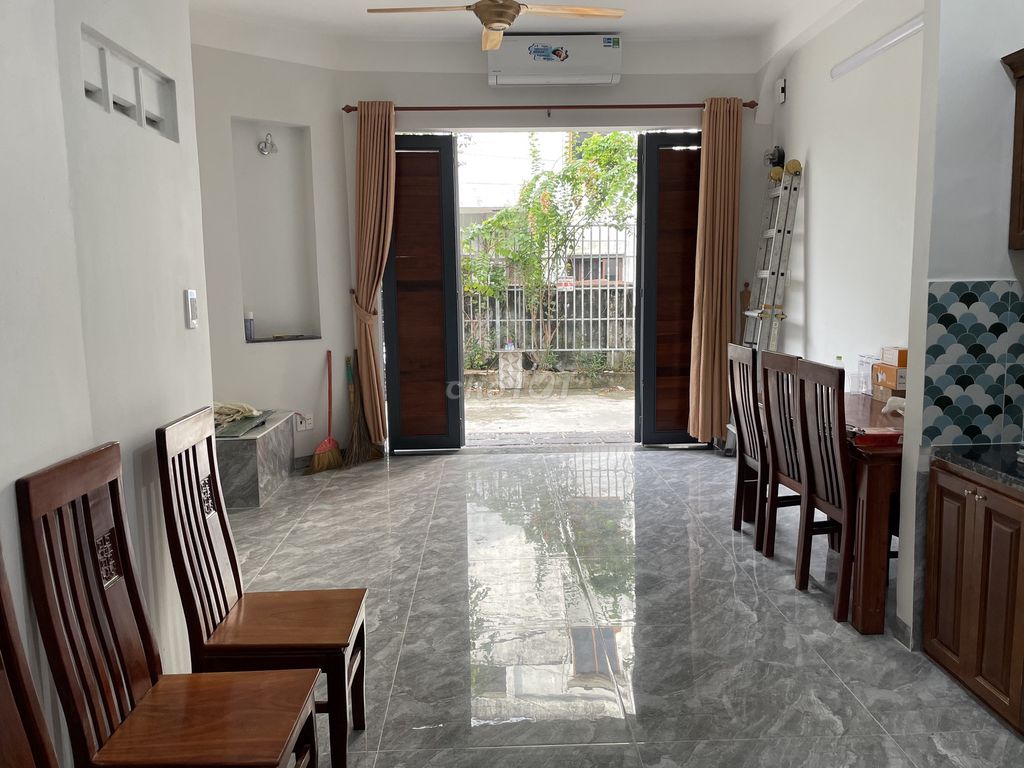 Rent the Telan service apartment, private passageway, interior.