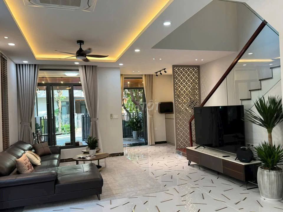 Rent a 200-foot-three-five bedroom near Đỗ Xuân Hợp, Gian, 5-Linger Bridge.