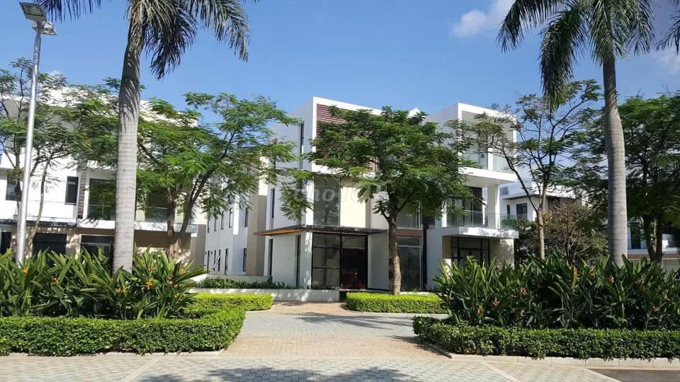 Rent a 200-foot-three-five bedroom near Đỗ Xuân Hợp, Gian, 5-Linger Bridge.