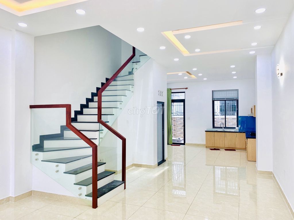 Rent cash house near Đỗ Xuân Hợp, 5 x 20m 5 . L4 bedrooms