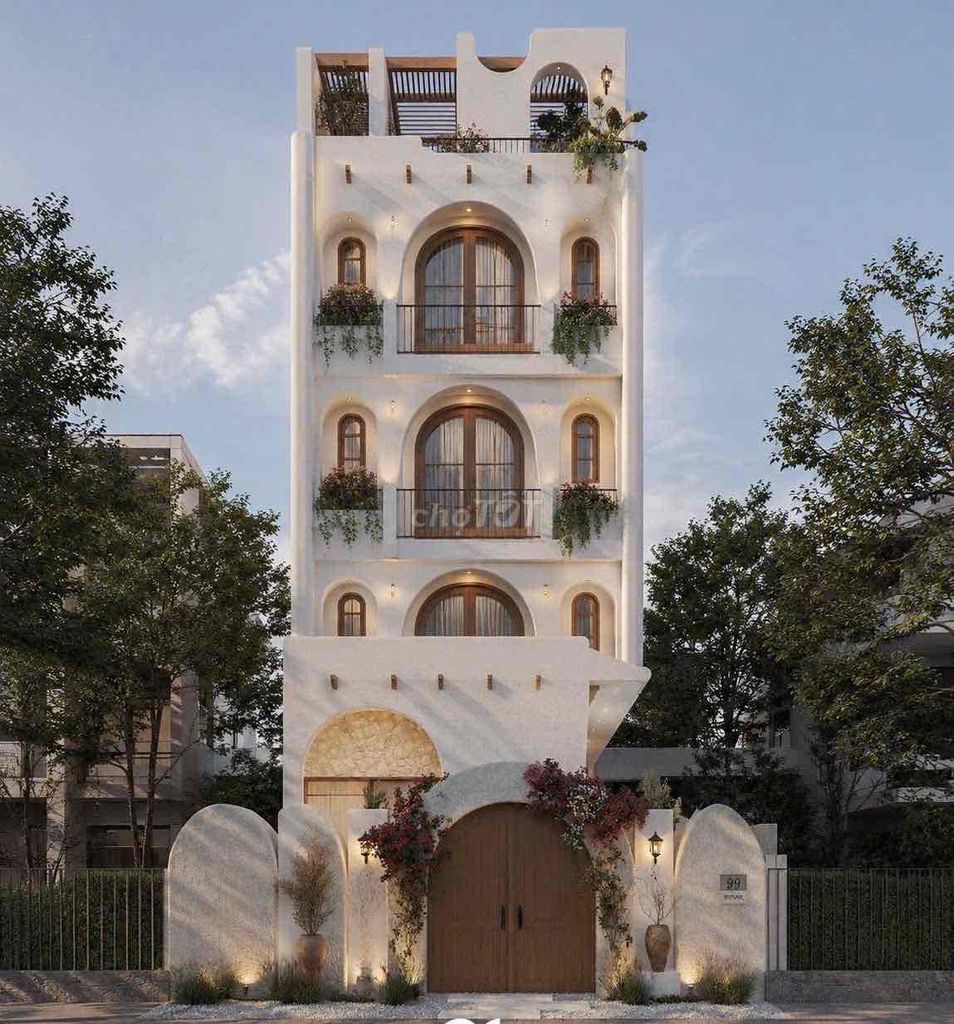 It was the owner who rented the building near the Republic.