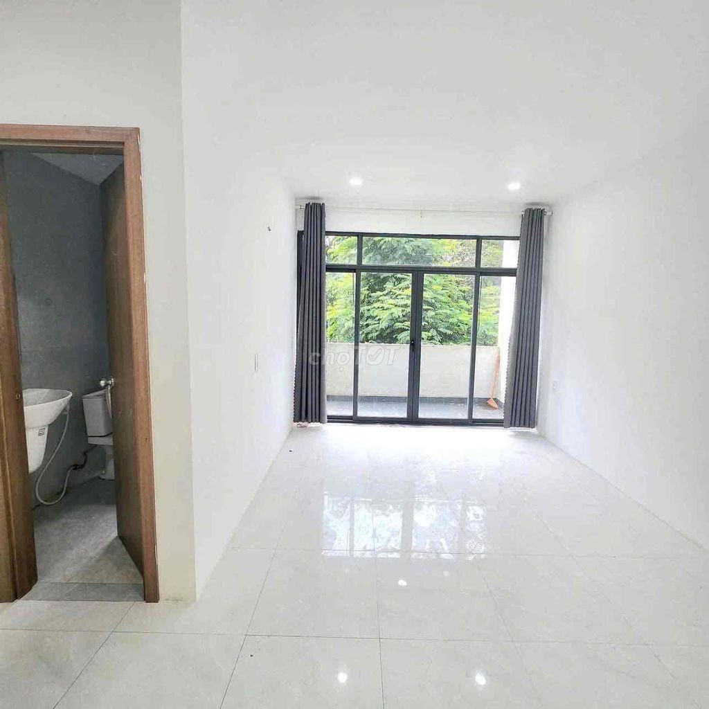 Rent Shophouse East Hover 5 x 20 meters 2 stories