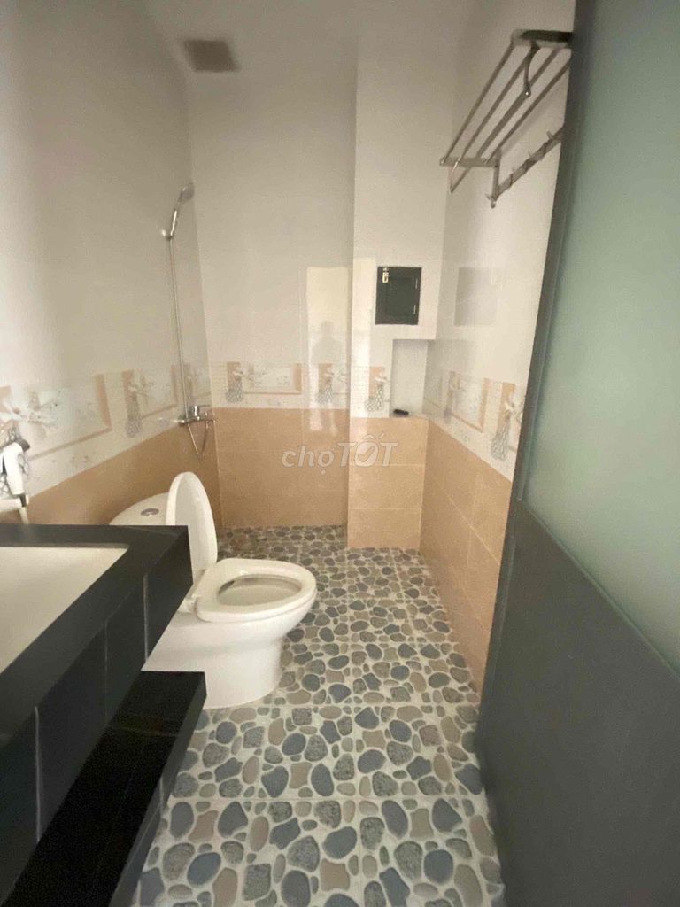 We'll rent Mt near the new market. It's 7 x 20 meters a floor for 30 million