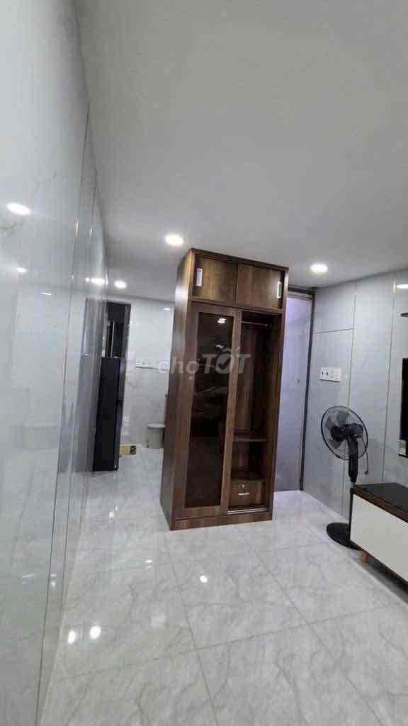 That's seven. - Nguyễn Thị Minh Khai District 3 24 m2 3/3 floors 2 bedroom -11 million