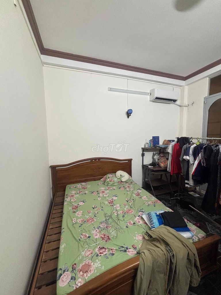 Intract Room 3 million 300 O 9 3 3 3 3 2 2 8 3 3