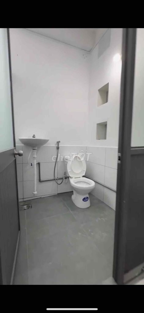 Studio Full interior ready air conditioning right near ALSTp