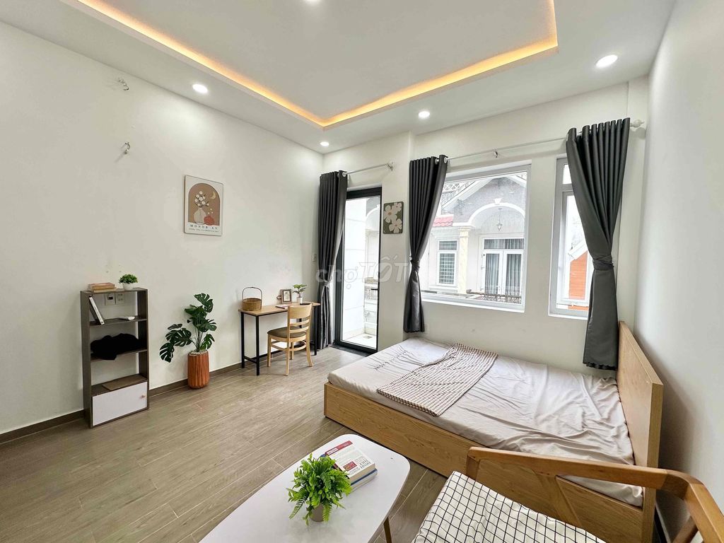 Rent a low-cost hotel with a cool-ass balcony
