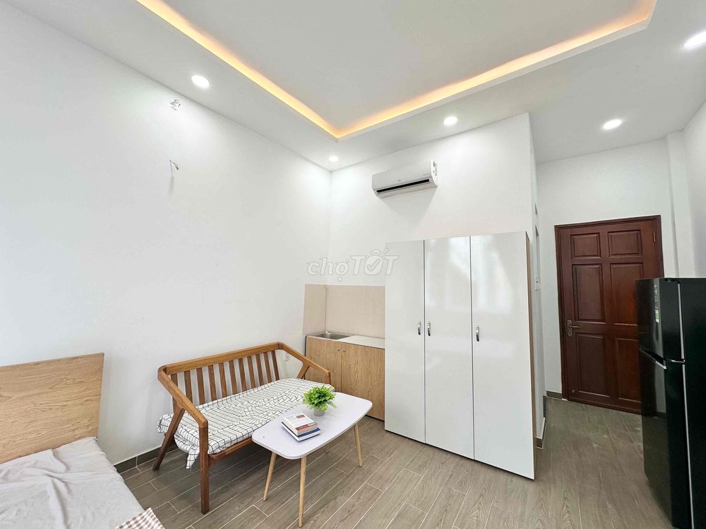 Rent a low-cost hotel with a cool-ass balcony