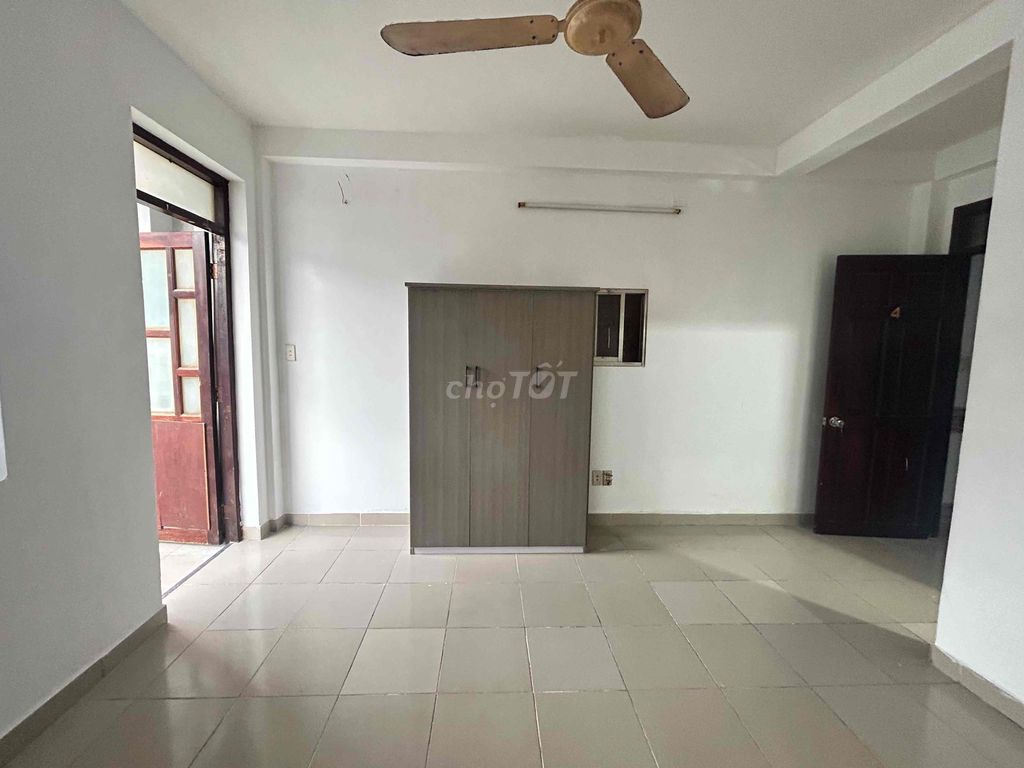 The owner is renting - 30 meters balcony - Full interior - immediately receive