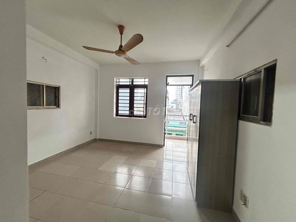 The owner is renting - 30 meters balcony - Full interior - immediately receive