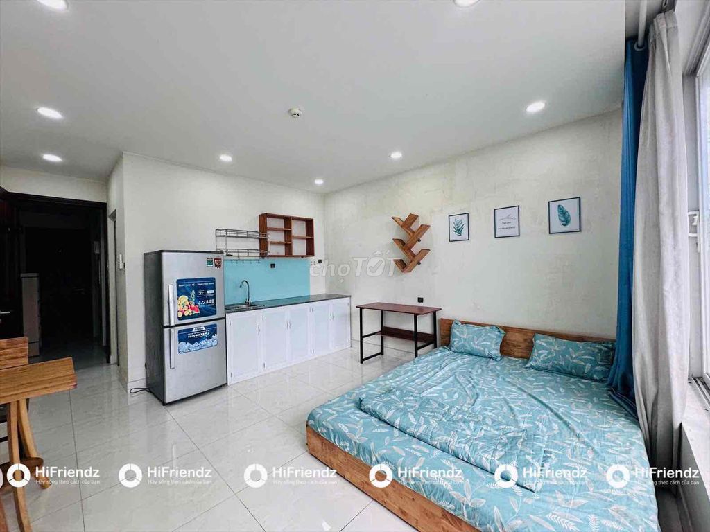 rented studio full interior with sky windows