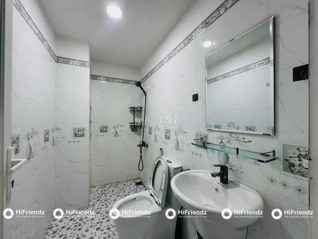 rented studio full interior with sky windows