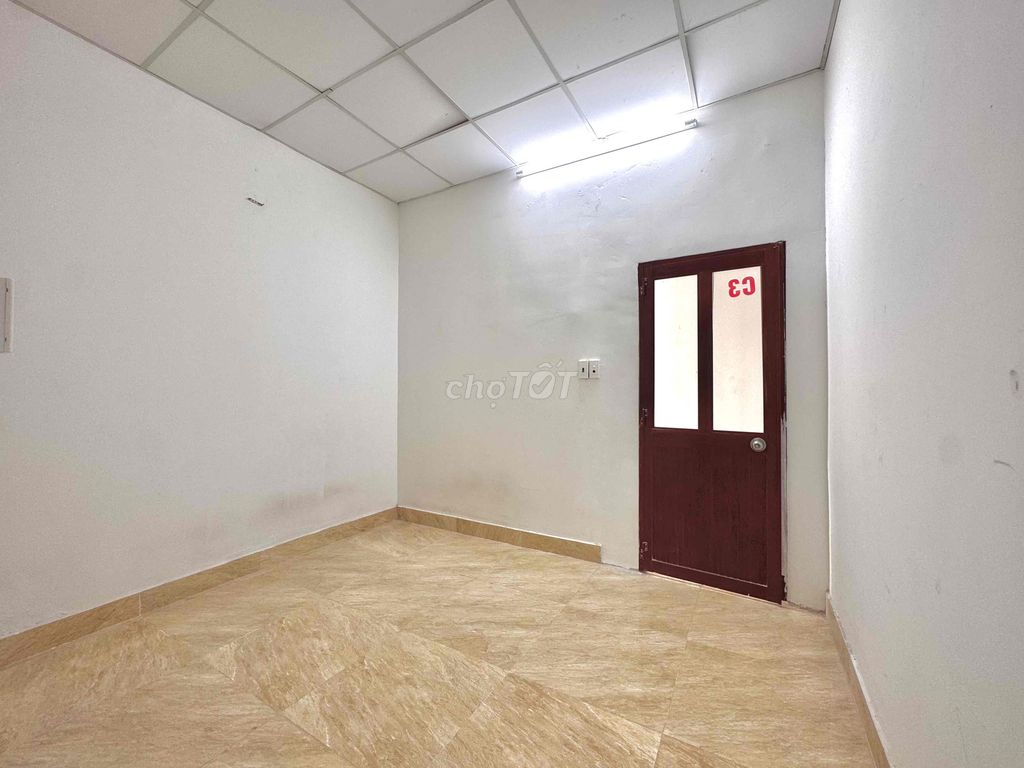 The Cheap Bill Hotel -- right here at the University of Red Eagle Queen Sen.