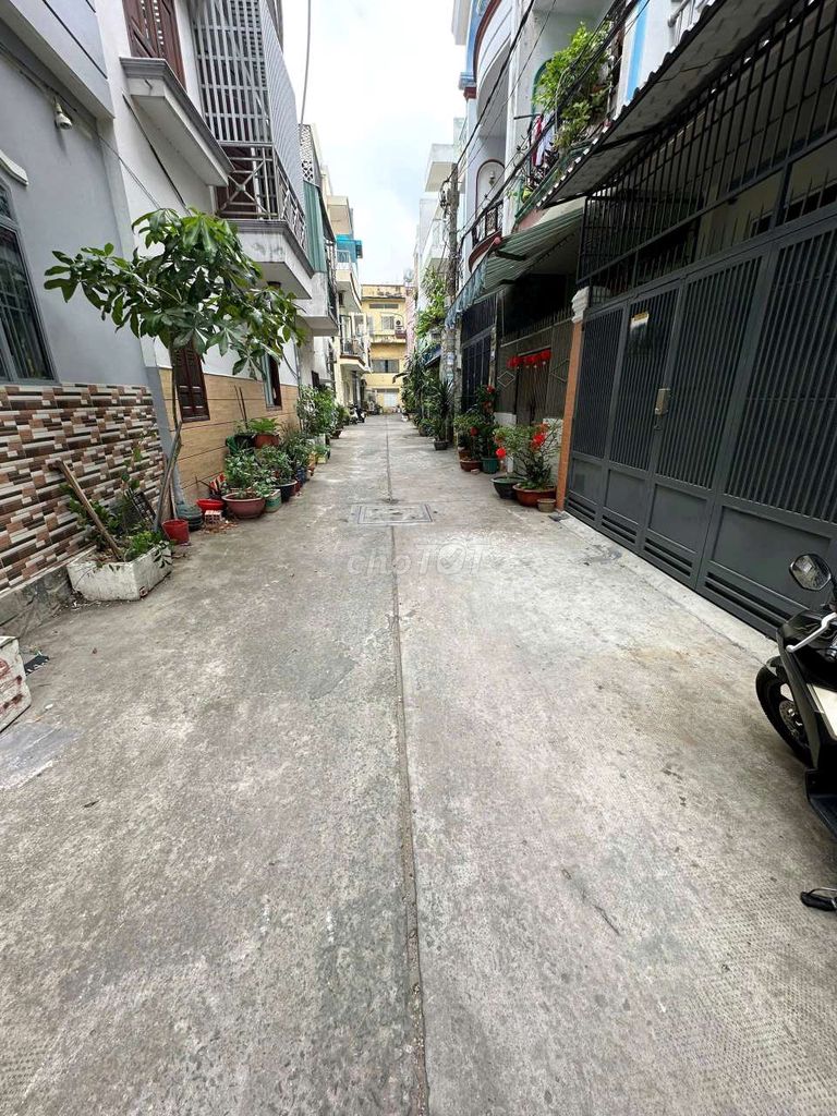 Thoại Ngọc Hầu. Tân Phú (3 bedrooms, 3 toilets). Car alley. Area using 144 m2