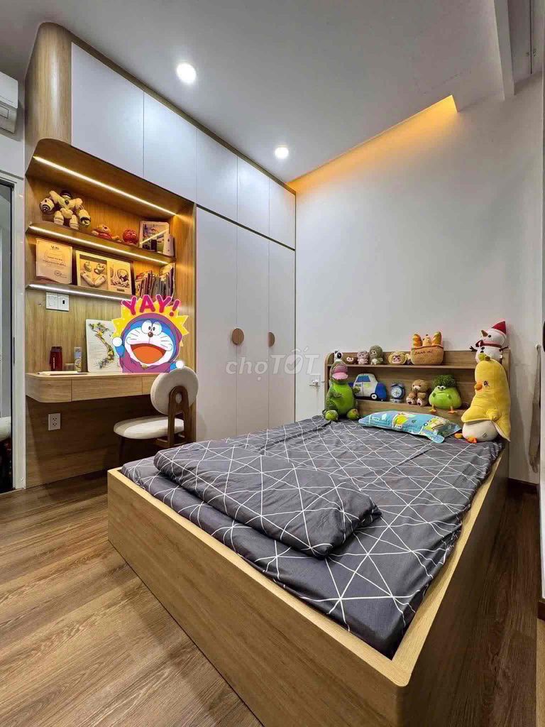 Renting a two-story four-story bedroom 3 toilets in the parking lot cost 18 million.