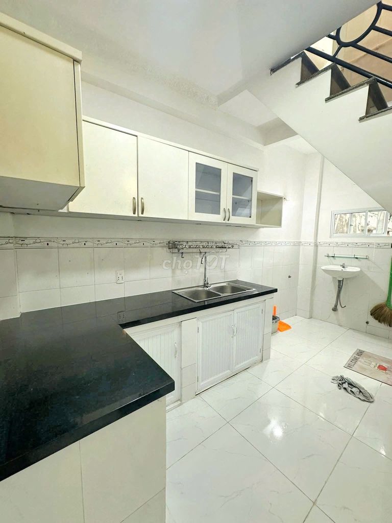 Two bedrooms. Two Phạm Văn Chiêu.5 million.