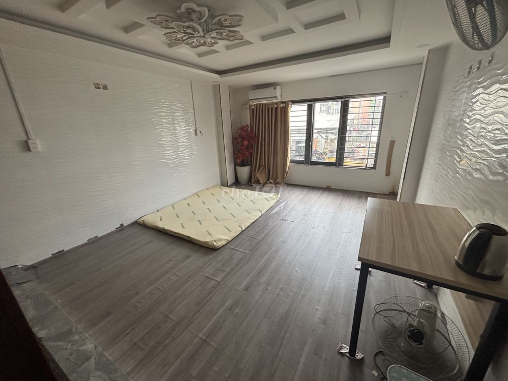 Cheap interior room - elevator - free car