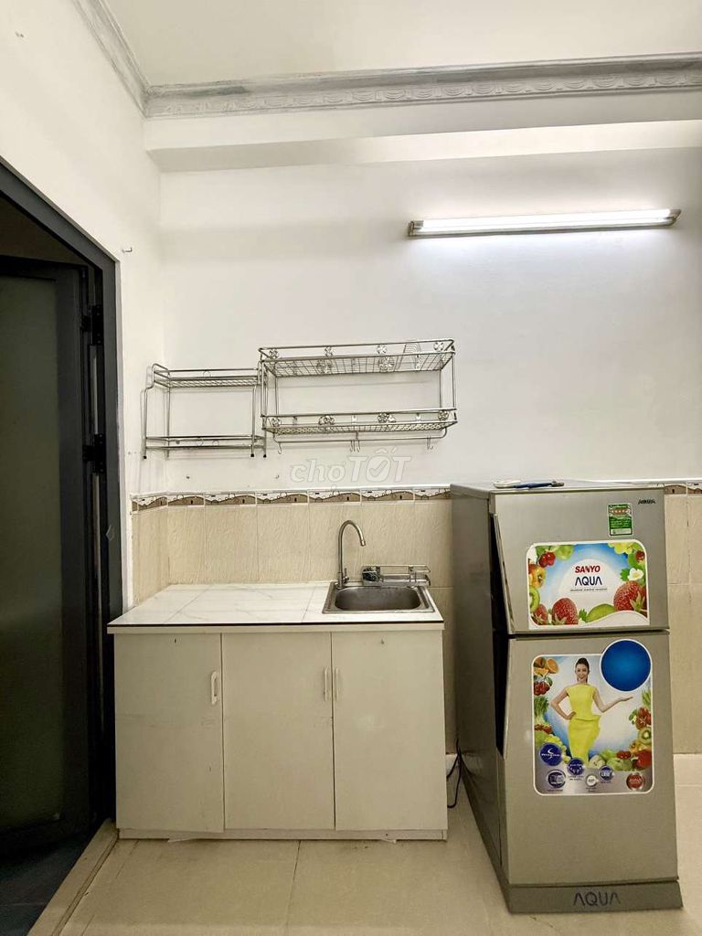 Room has 20 meters, full interior-- Lý Phục Man, 5 million a month.