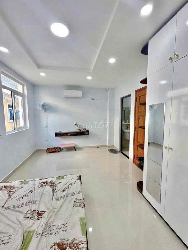 Rents: Room of the Full Family Services Room, Vietcong Fang, 187 District.