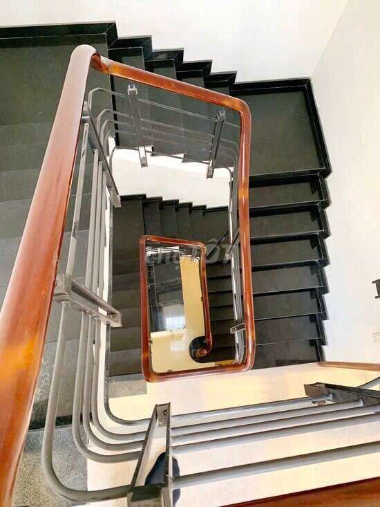 Three-story five-way bedroom near the University of Tijuana.