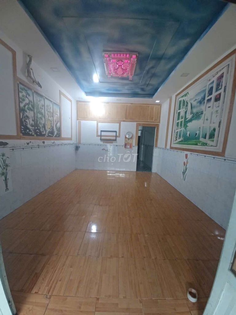 The base is 4.5 feet wide, 4 bedrooms 2 xh Tô Ngọc Vân alley toilets, 1801 15 Gò Vấp