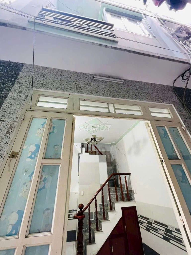 Renting the entire house down on the street on Town Street, District 12