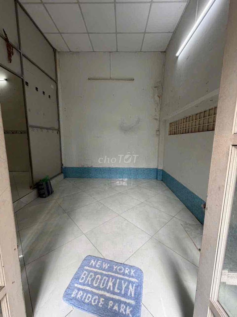 The house is rented to the owner without the washing machine