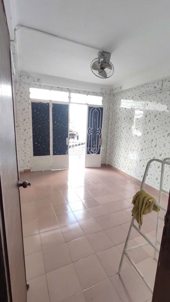 Rent almost 1 Cmt8 Republic market 8.5 million