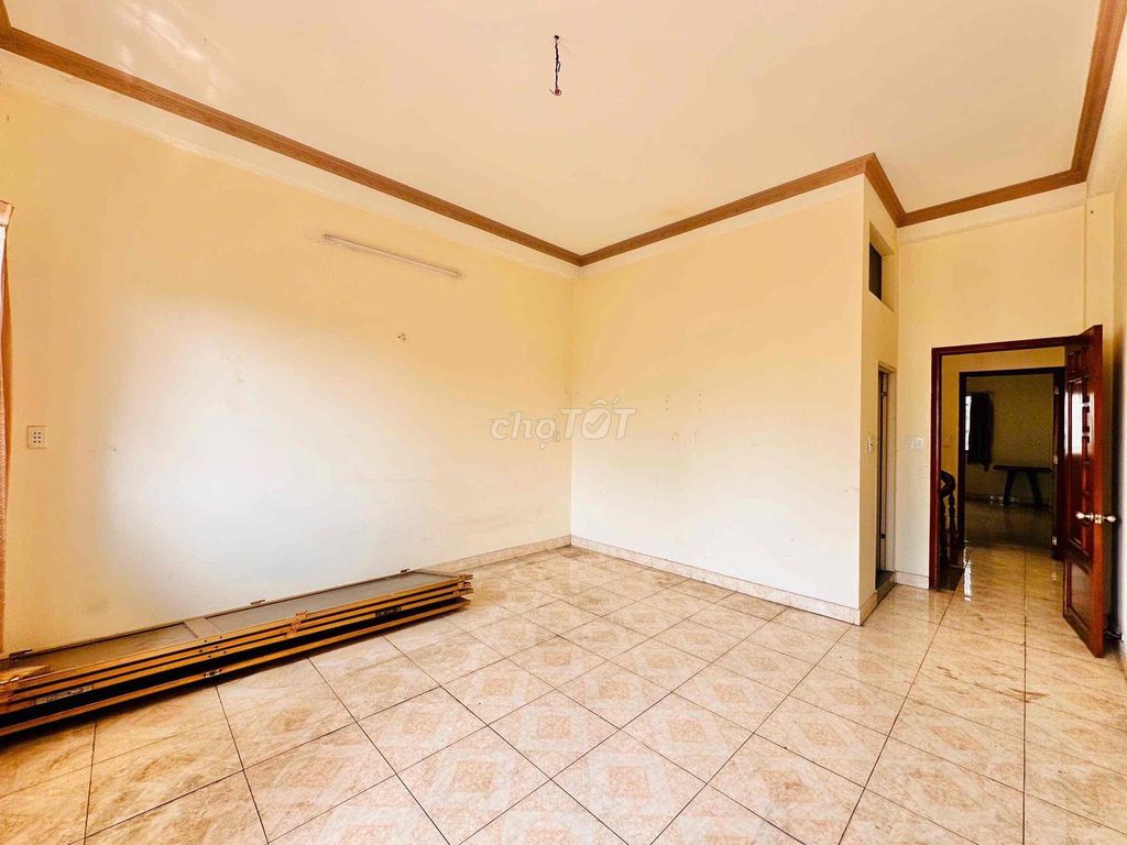 Let's say that the basic cash-- Đồng Đen minus 4.5 x 20 minus 4 floors-- 25 million.